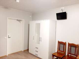 Хостелы Center Hostel Kaatrahovi Лиекса Двухместный номер с 2 отдельными кроватями и общей ванной комнатой-13