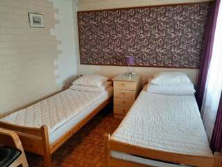 Хостелы Center Hostel Kaatrahovi Лиекса Двухместный номер эконом-класса с 2 отдельными кроватями-1